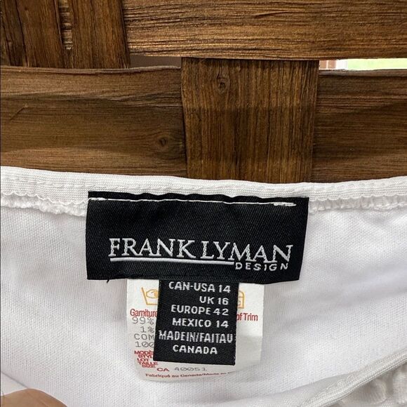 Vintage White Ruffled Women's Top - Picture 2 of 3